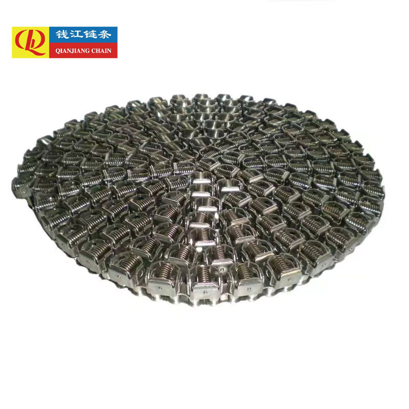 Ứng dụng công nghiệp của xích con lăn trong băng tải và truyền tải điện